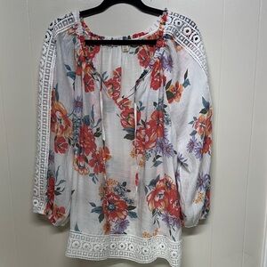Elegant Floral Blouse with Lace Detail